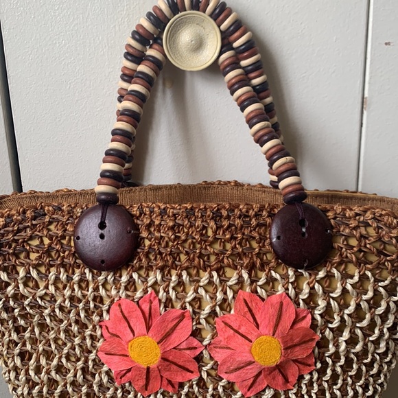 Straw hand bag with flower design - Picture 2 of 5
